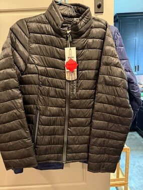 Packable Quilted Puffer Jacket in Charcoal Gray